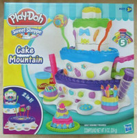 Play-Doh Sweet Shoppe Cake Mountain NIB