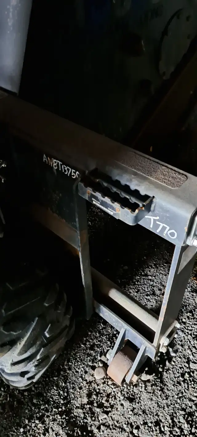 Erskine 2445RS Rock Saw Attachment in Heavy Equipment in Mission - Image 5