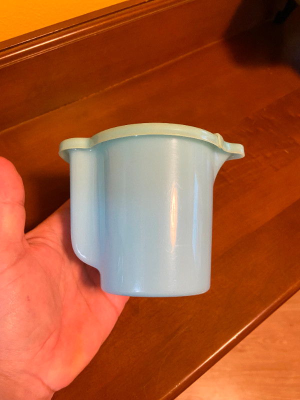 Vintage Light Blue/Turquoise Tupperware Cream Container in Arts & Collectibles in Oshawa / Durham Region - Image 3