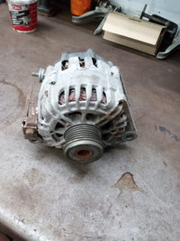 1 Alternateur Nissan 2.5 litre  75$ a ete rebuilter en 2022