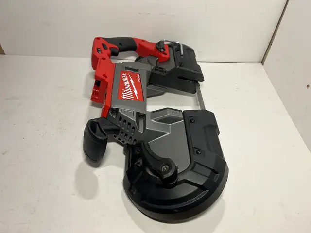 Milwaukee M18 FUEL Deep Cut Band Saw in Power Tools in City of Montréal - Image 4
