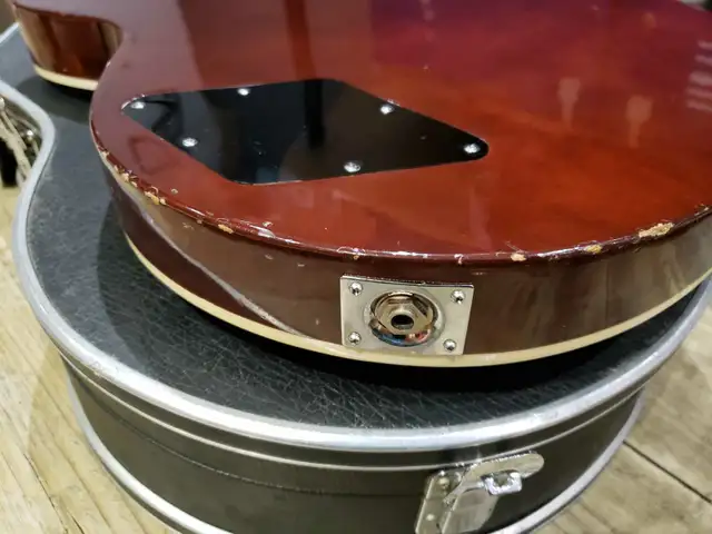 1975 Ibanez les paul, pre-lawsuit era. Original case, great cond in Guitars in Mississauga / Peel Region - Image 7