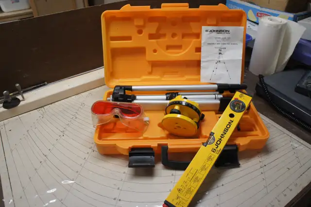 JOHNSON  LASER LEVEL in Hand Tools in Hamilton - Image 2