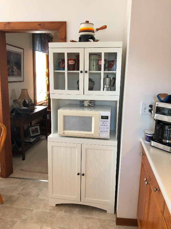 New kitchen centre - Microwave Stand | Hutches & Display Cabinets |  Belleville | Kijiji