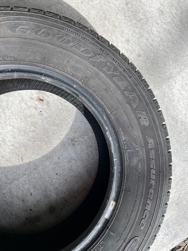 4 pneus d’été pratiquement neufs  dans Pneus et jantes  à Shawinigan - Image 4