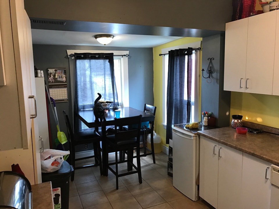 2 bedroom all inclusive Gibson ave  apartment in a house 3