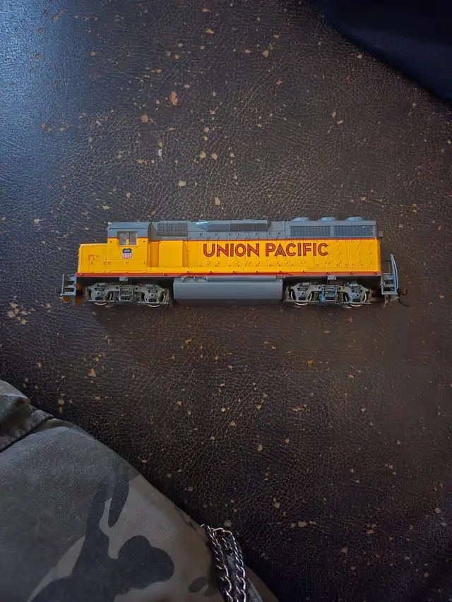 Model train441979018328811521
