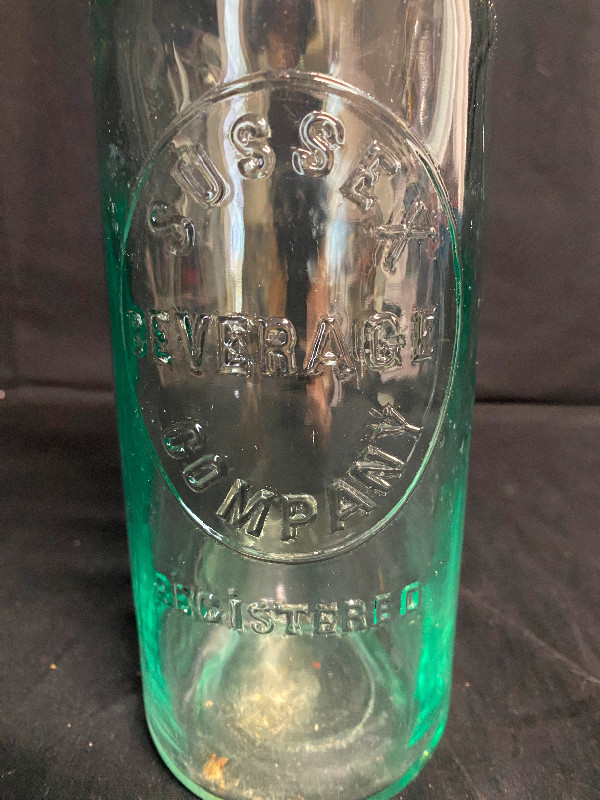 Sussex Beverage Company Bottle in Arts & Collectibles in Moncton - Image 2