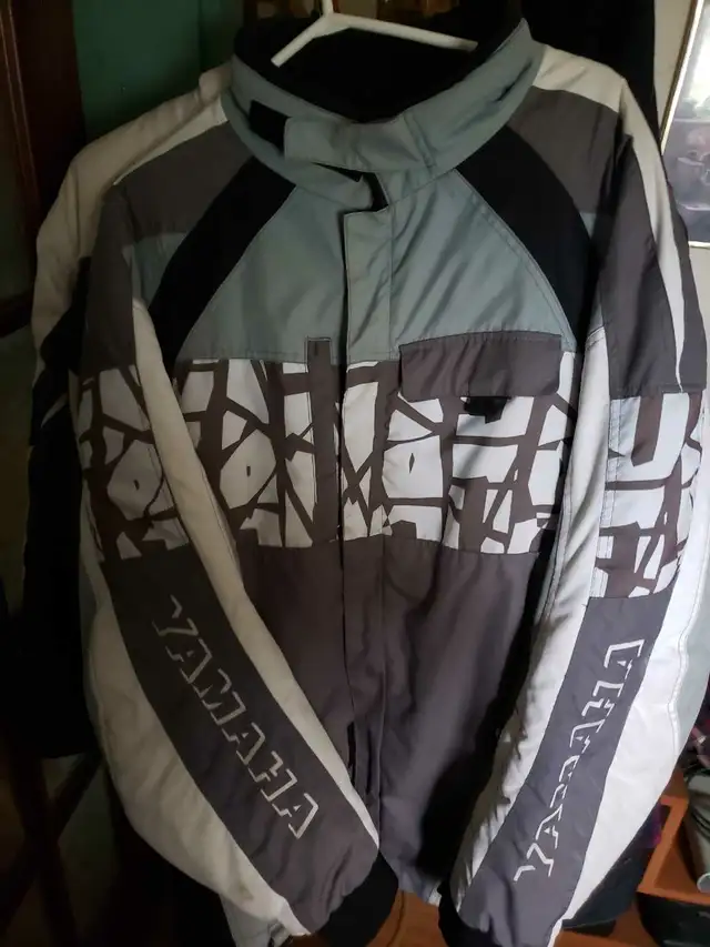 Yamaha snowmobile jacket in Men's in Kingston - Image 2