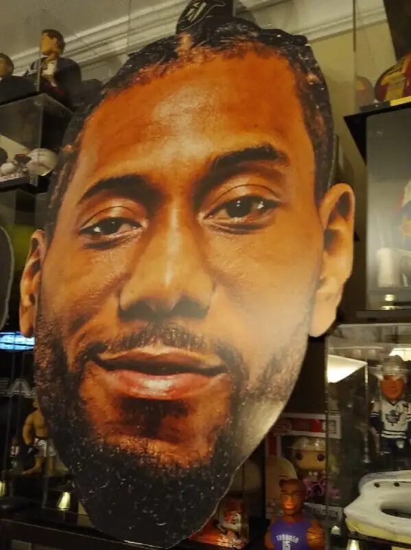 Basketball or Raptors Kawhi Big Head or Blue Jays Biobbblehead in Arts & Collectibles in City of Toronto - Image 7