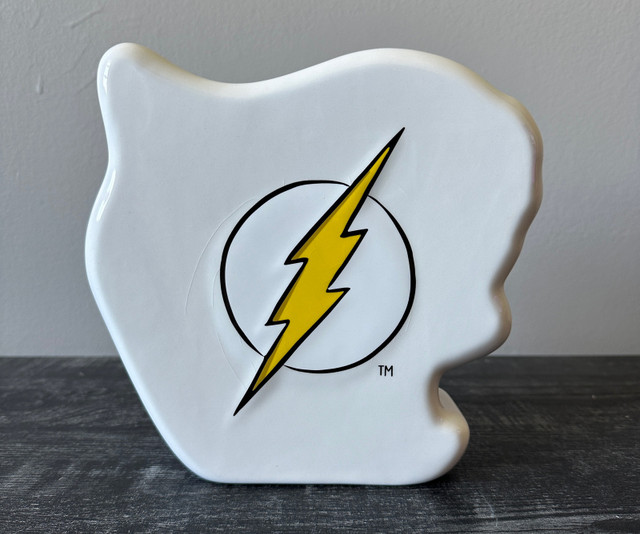 The Flash PiggyBank in Home Décor & Accents in Sarnia - Image 2