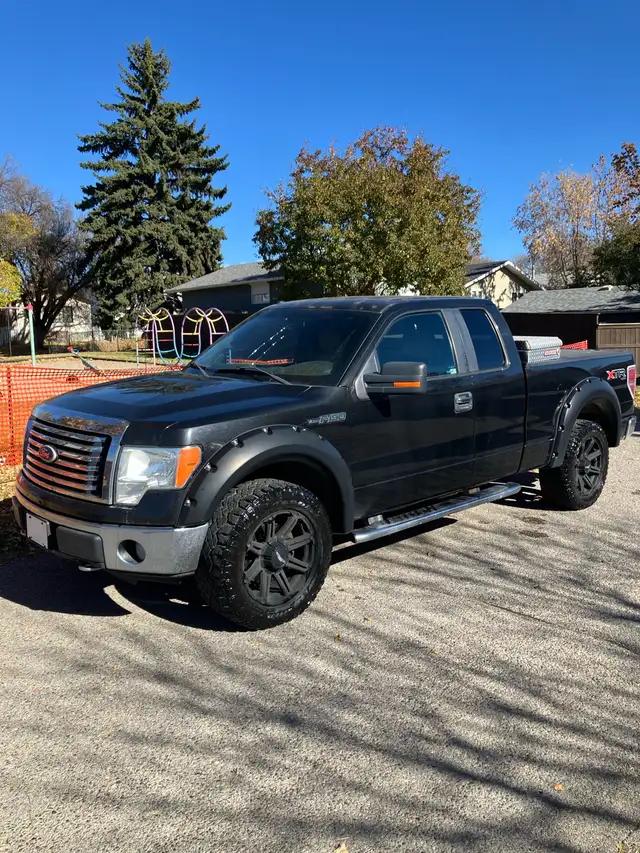 2010 Ford F 150 XTR 4X4 Only 136,000 kms