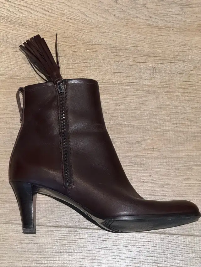 Mansfield women leather boots size 41 / 9.5 US in Women's - Shoes in City of Toronto - Image 5