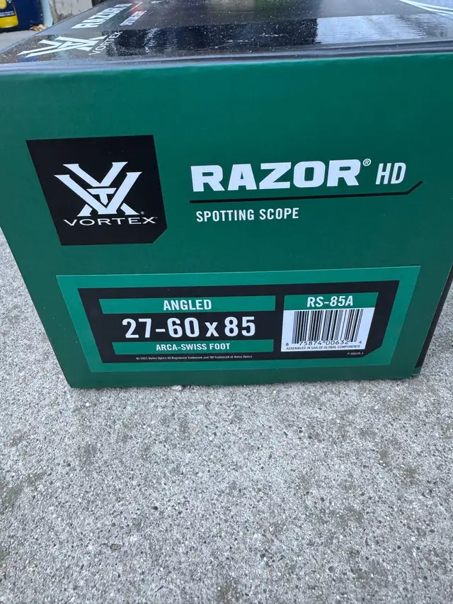VORTEX RAZOR HD 27-60X85 ANGLEDSPOTTING SCOPE in Fishing, Camping & Outdoors in Saskatoon - Image 4
