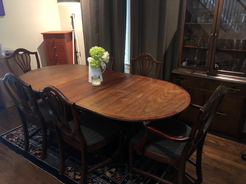 Historic oak dining table (extendable) & 6 chairs Dining Tables