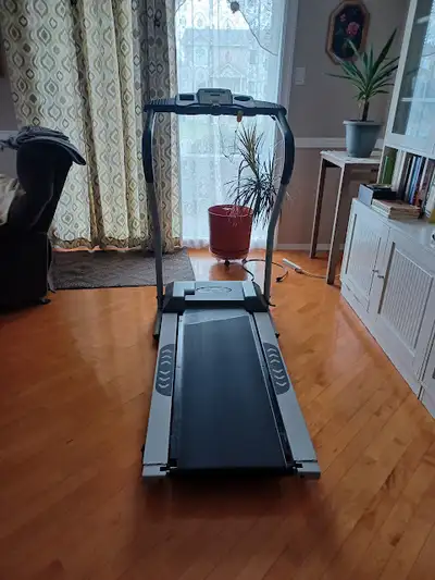Tapis roulant TX2.5 usagé en bonne condition, View more