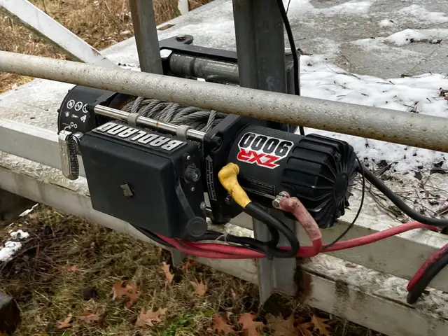 Selling 28' 5th wheel flat bed beavertail trailer c/w 9ton winch in Cargo & Utility Trailers in Hamilton - Image 7