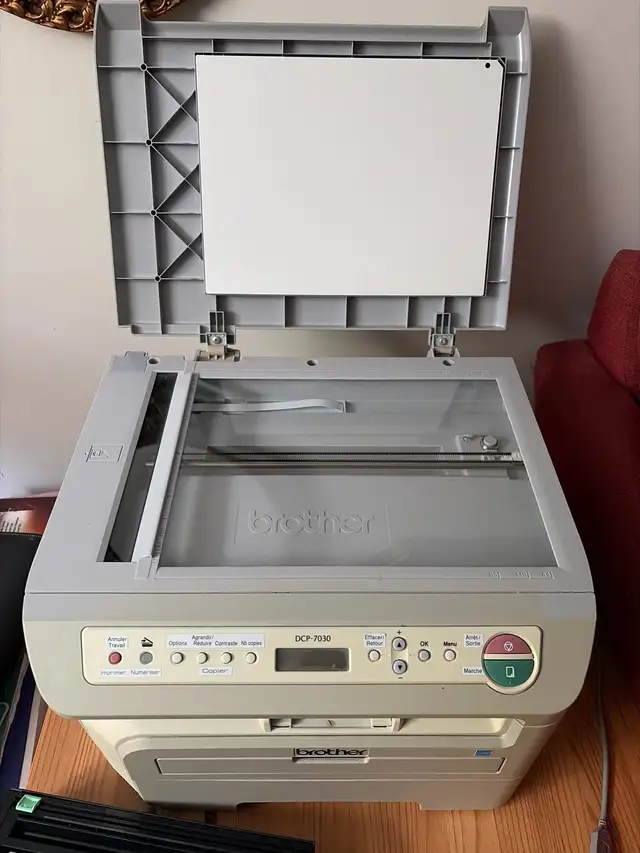 Imprimante Brother DCP-7030 avec 2 cartouches (toner) in Printers, Scanners & Fax in Longueuil / South Shore - Image 3
