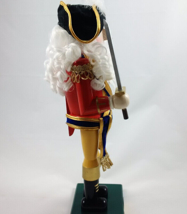 Bombay Company Captain Hastings 15-inch Nutcracker Figure in Arts & Collectibles in Oakville / Halton Region - Image 4