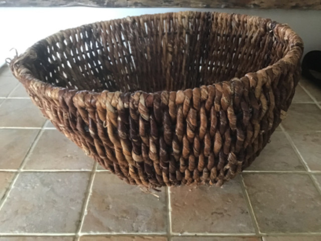 Fabulous, Fibre-woven Basket with Steel Frame in Home Décor & Accents in Bridgewater