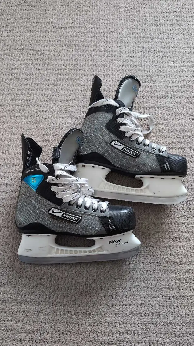 Bauer Supreme Skates. size 6D  in Skates & Blades in Oakville / Halton Region - Image 2