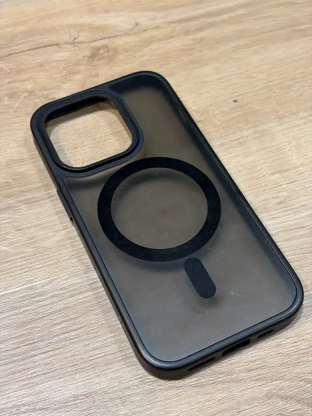 iPhone 14 Pro Black Case in Cell Phones in Kitchener / Waterloo - Image 2
