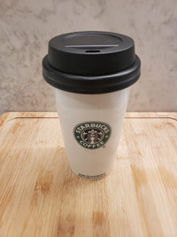 2009 White Ceramic Starbucks 12oz Coffee Mug with lid