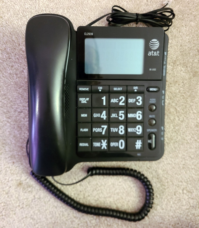 AT&T CL2939 Black Corded Phone Speakerphone Handset in Home Phones & Answering Machines in City of Toronto