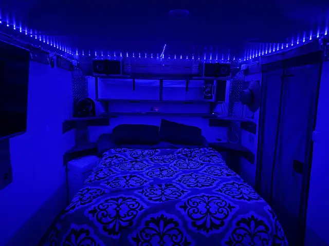 2021 24’ Alcom (full aluminum) Covered Car Hauler / Toy Hauler in Travel Trailers & Campers in Winnipeg - Image 4