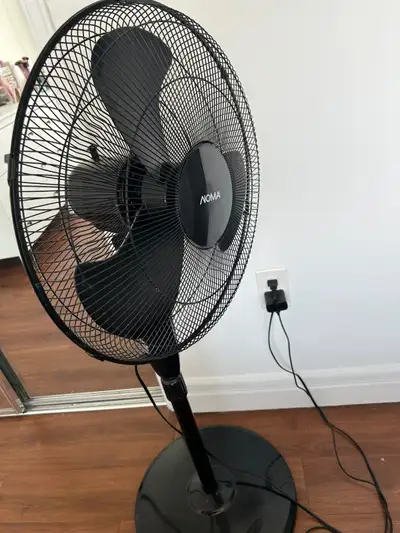 Selling my NOMA 18-inch pedestal fan in good working condition! Purchased in 2022 and still works gr...