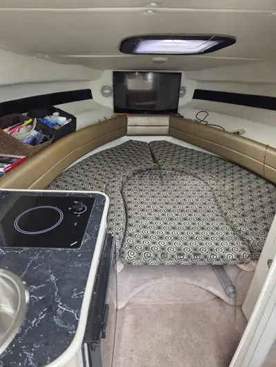 Amazing family boat. Excellent choice for day boaters with excellent cream leather seating and more...