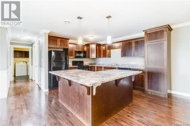 2 Bed apartment/condo with balcony, den and underground parking in Long Term Rentals in Fredericton - Image 3