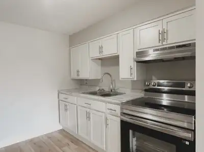 Available Immediately 2-Bedroom Apartment – 74 Ch. Saint-Jean-Baptiste Rent: $1,300/month (utilities...