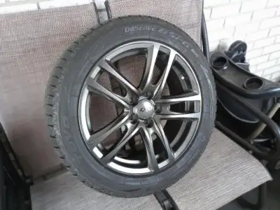 Roues en alliage Graphite 17 pouces qui étaient sur Ford fusion , avec pneus hiver TOYO Observe 225/...