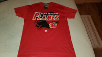 Calgary Flames Red T-shirt Medium NEW WITH TAGS