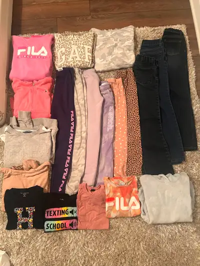 Lot de vêtements fille 10 ans, View more