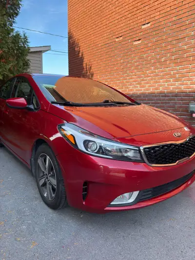 Je vends ma Kia Forte LX 2018, une berline fiable et économique avec une consommation d'essence incr...