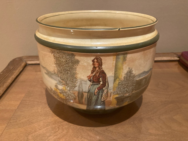 Cache pot Royal Doulton Roméo et Juliette  dans Art et objets de collection  à Longueuil/Rive Sud - Image 2