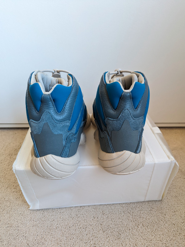 Authentic Yeezy 500 High Frosted Blue - Size 11 in Men's Shoes in Oakville / Halton Region - Image 3