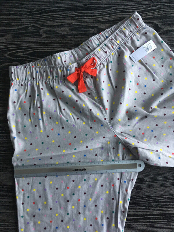 Pyjamas NEUFS pour adolescente/femme dans Femmes - Pantalons et shorts  à Laval/Rive Nord