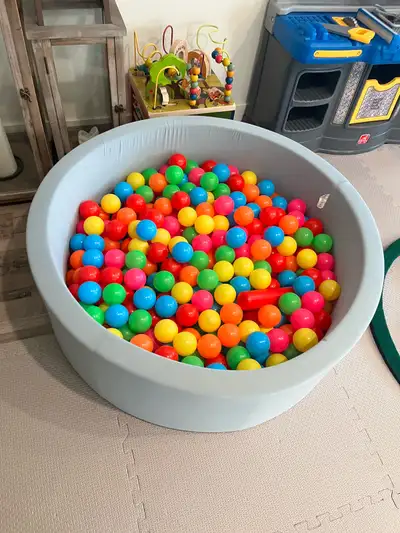  Ball pit with 100 balls, View more