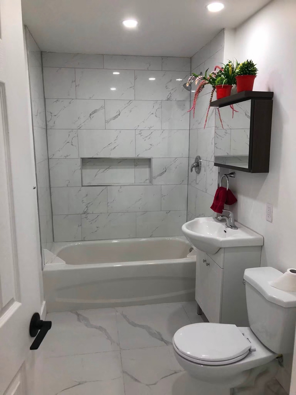 apparemment 5 1/2 à louer $1,600 h1l3v9 — photo 1