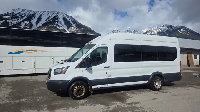 2017 Transit Van583741804758312969