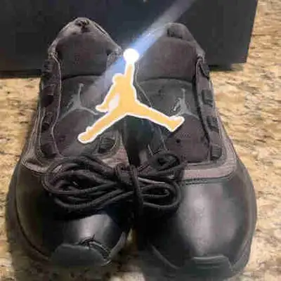 AIR JORDAN 11 CMFT LOW (GS), View more