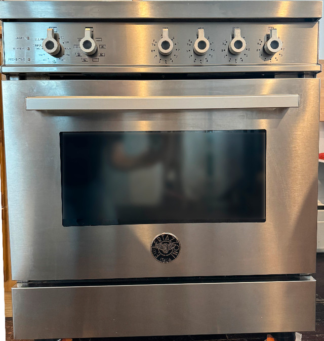 Cuisinière à induction Bertazzoni 30 pouces dans Cuisinières, fours et fourneaux  à Saguenay