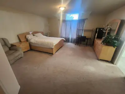 Beautiful master bedroom for rent Barrhaven
