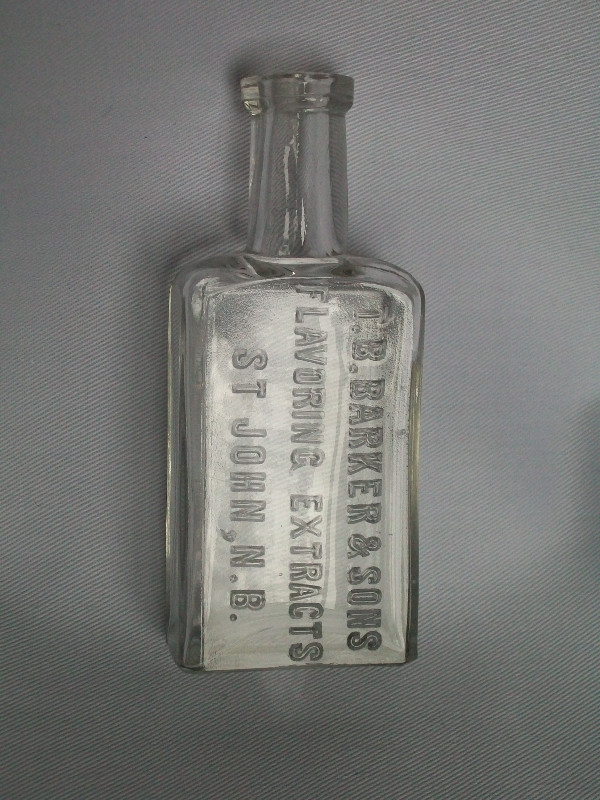 Antique Saint John drugstore bottle in Arts & Collectibles in Saint John