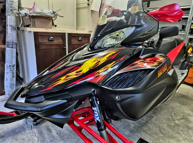 YAMAHA APEX RTX in Snowmobiles in Barrie - Image 3