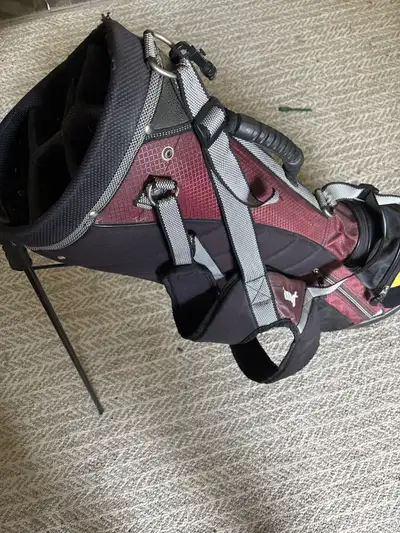 Used bookbag style golf bag Leg stands fully operational, straps are in good shape. All zippers work...