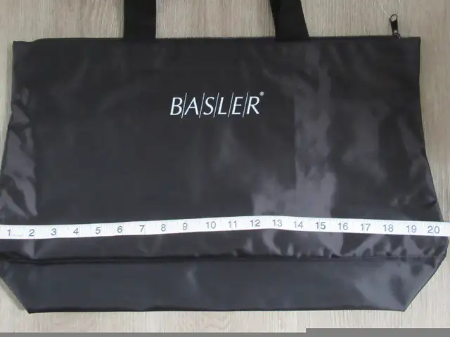 Basler tote bag in Women's - Bags & Wallets in City of Montréal - Image 3